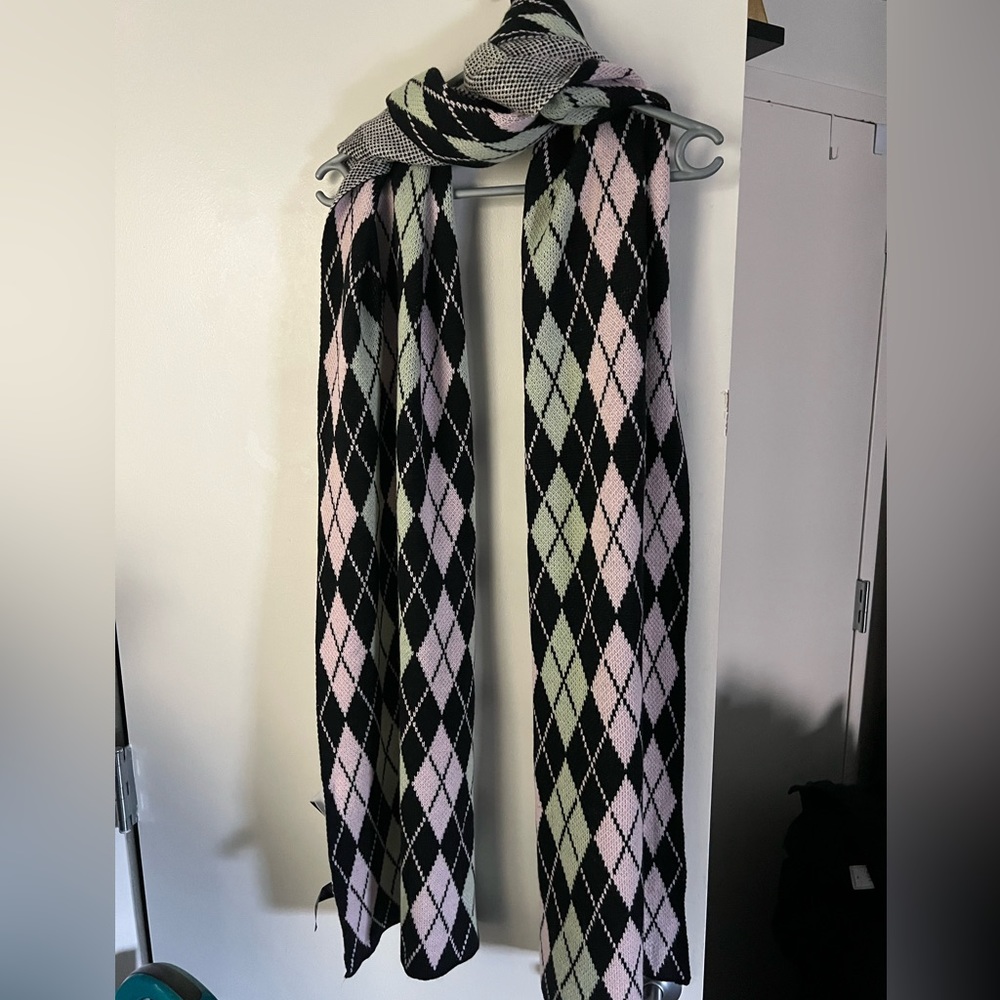 Extra long argyle blanket scarf in pink/mint/black
